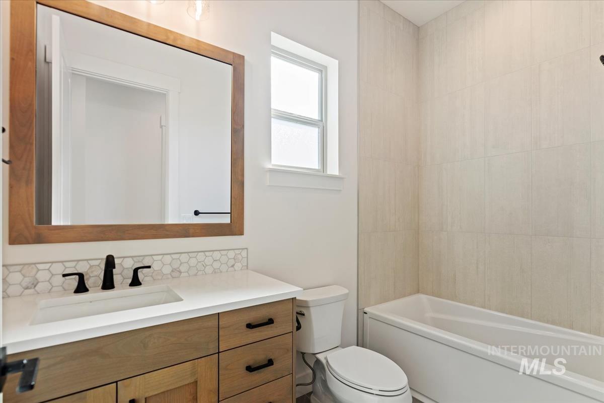 11027 W Lahinch Ln., Kuna, Idaho 83634, 4 Bedrooms, 3 Bathrooms, Residential For Sale, Price $864,880,MLS 98972466