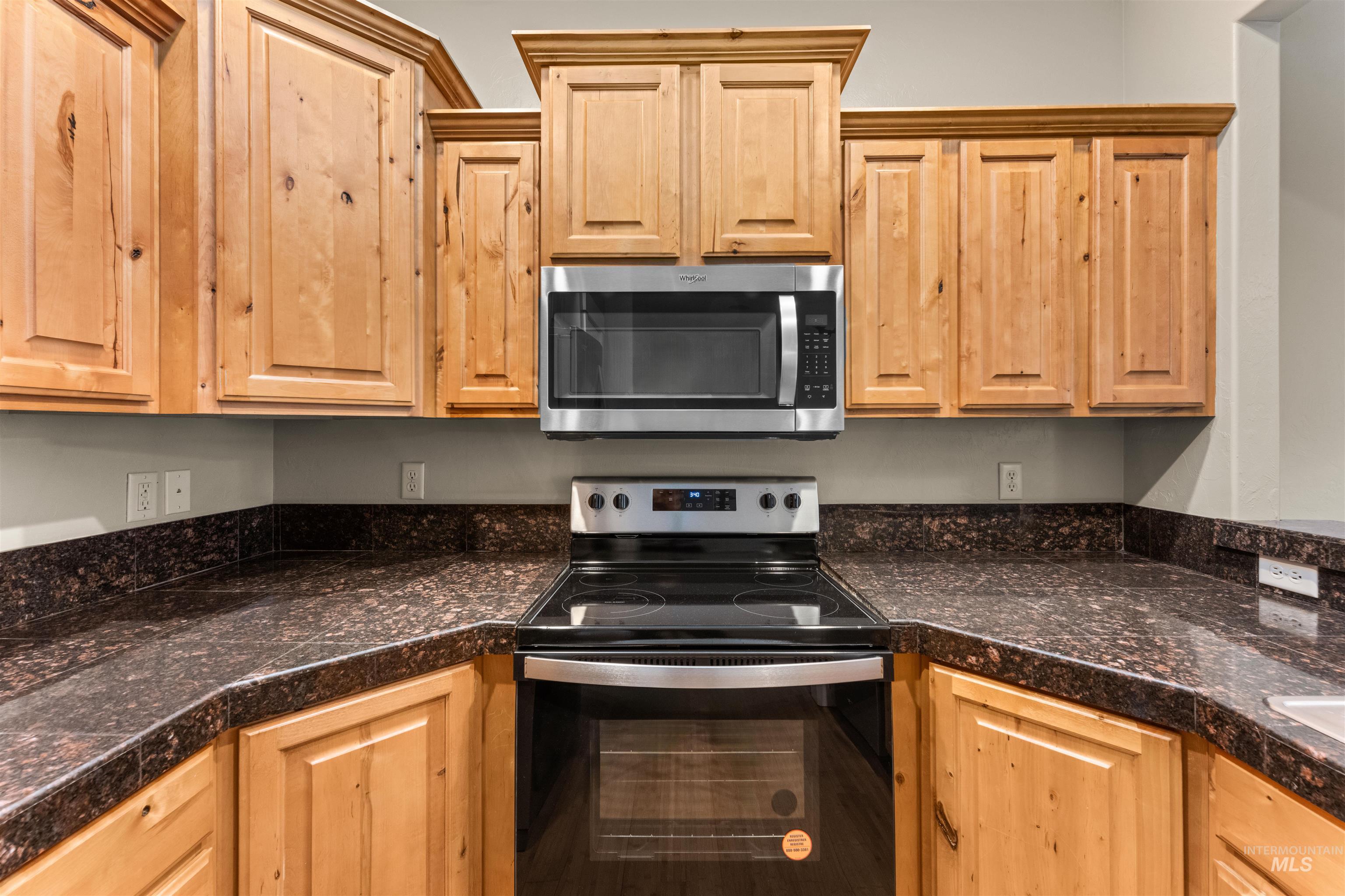 5231 W Morris Hill Rd, Boise, Idaho 83706, 3 Bedrooms, 2.5 Bathrooms, Residential For Sale, Price $425,000,MLS 98972467