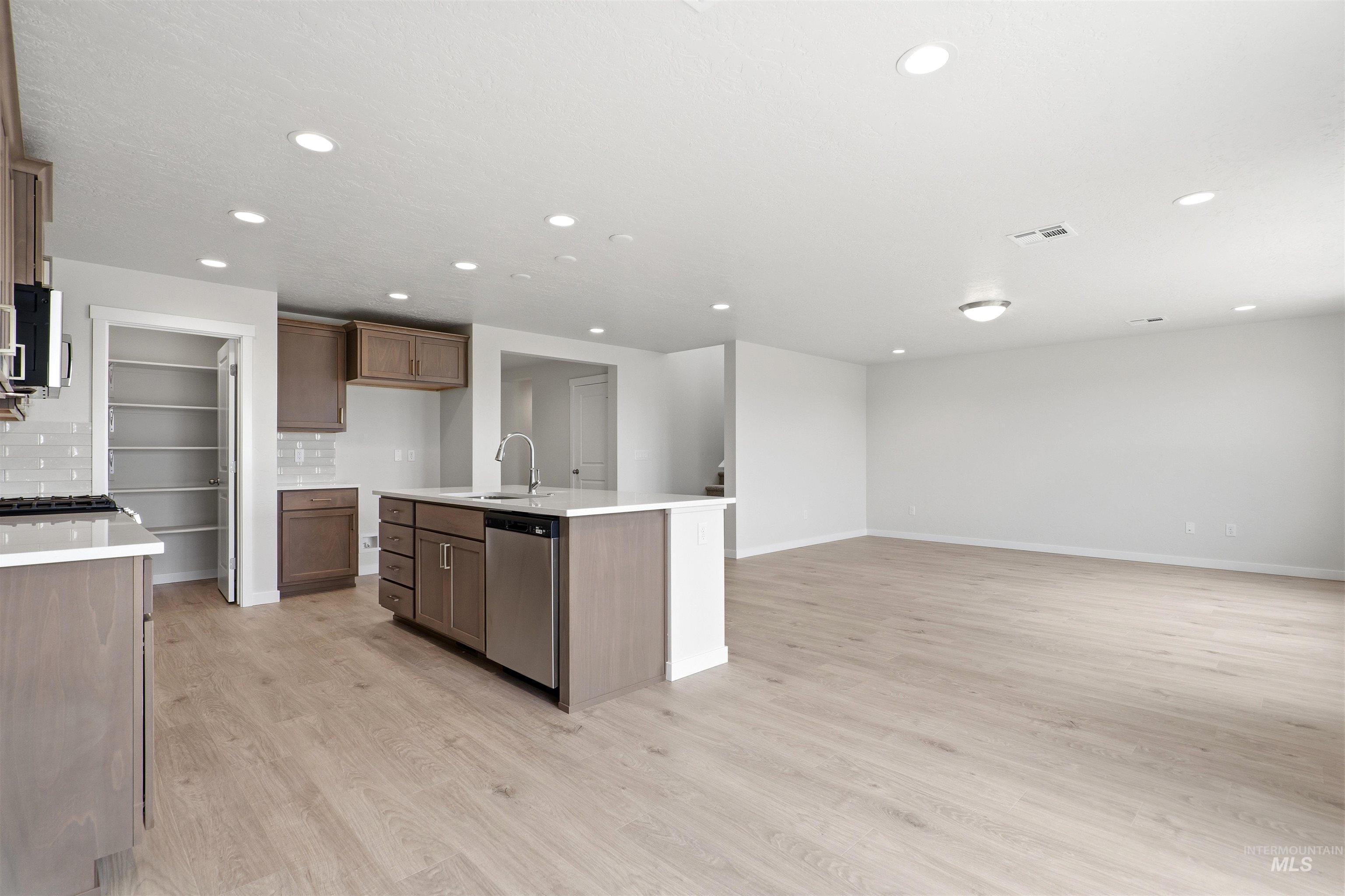 10179 Bellevue Ridge St, Nampa, Idaho 83687, 4 Bedrooms, 2.5 Bathrooms, Residential For Sale, Price $504,990,MLS 98972468