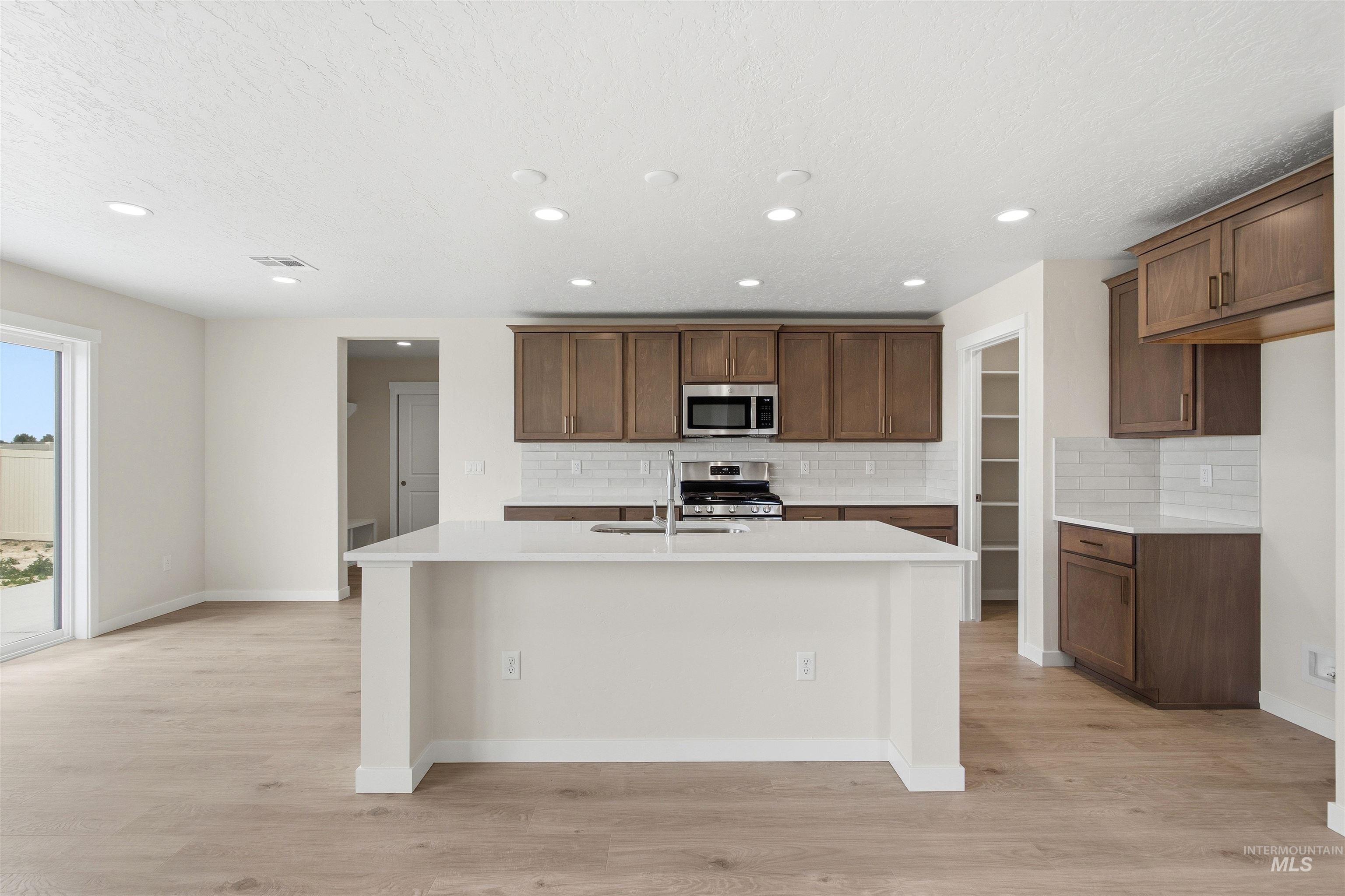10179 Bellevue Ridge St, Nampa, Idaho 83687, 4 Bedrooms, 2.5 Bathrooms, Residential For Sale, Price $504,990,MLS 98972468