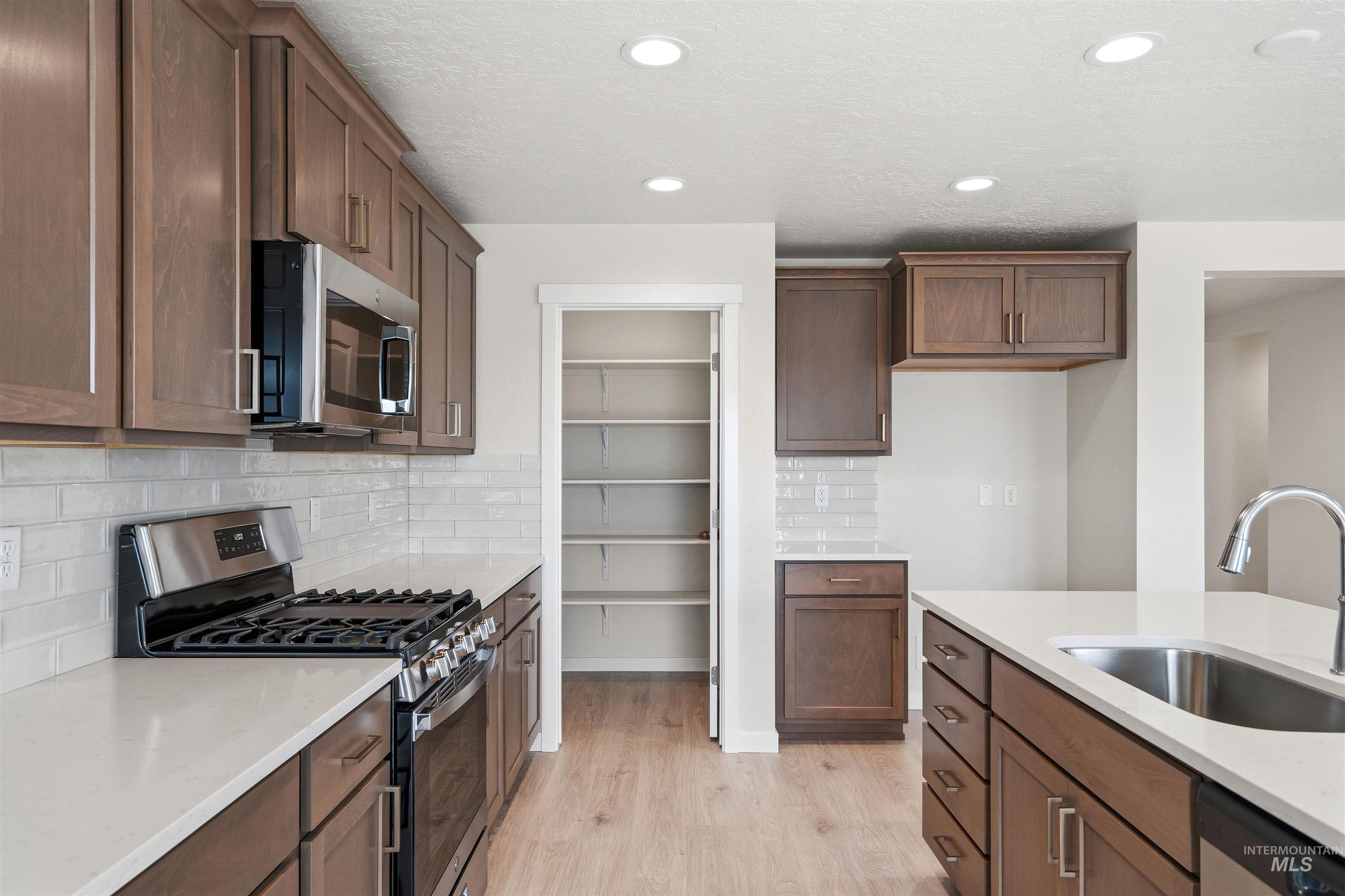 10179 Bellevue Ridge St, Nampa, Idaho 83687, 4 Bedrooms, 2.5 Bathrooms, Residential For Sale, Price $504,990,MLS 98972468
