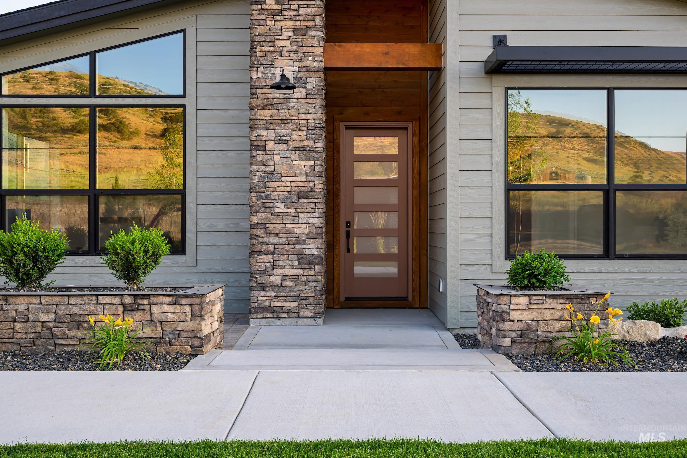 11677 N Rabbitbrush Way, Boise, Idaho 83714, 4 Bedrooms, 2.5 Bathrooms, Residential For Sale, Price $774,900,MLS 98972469