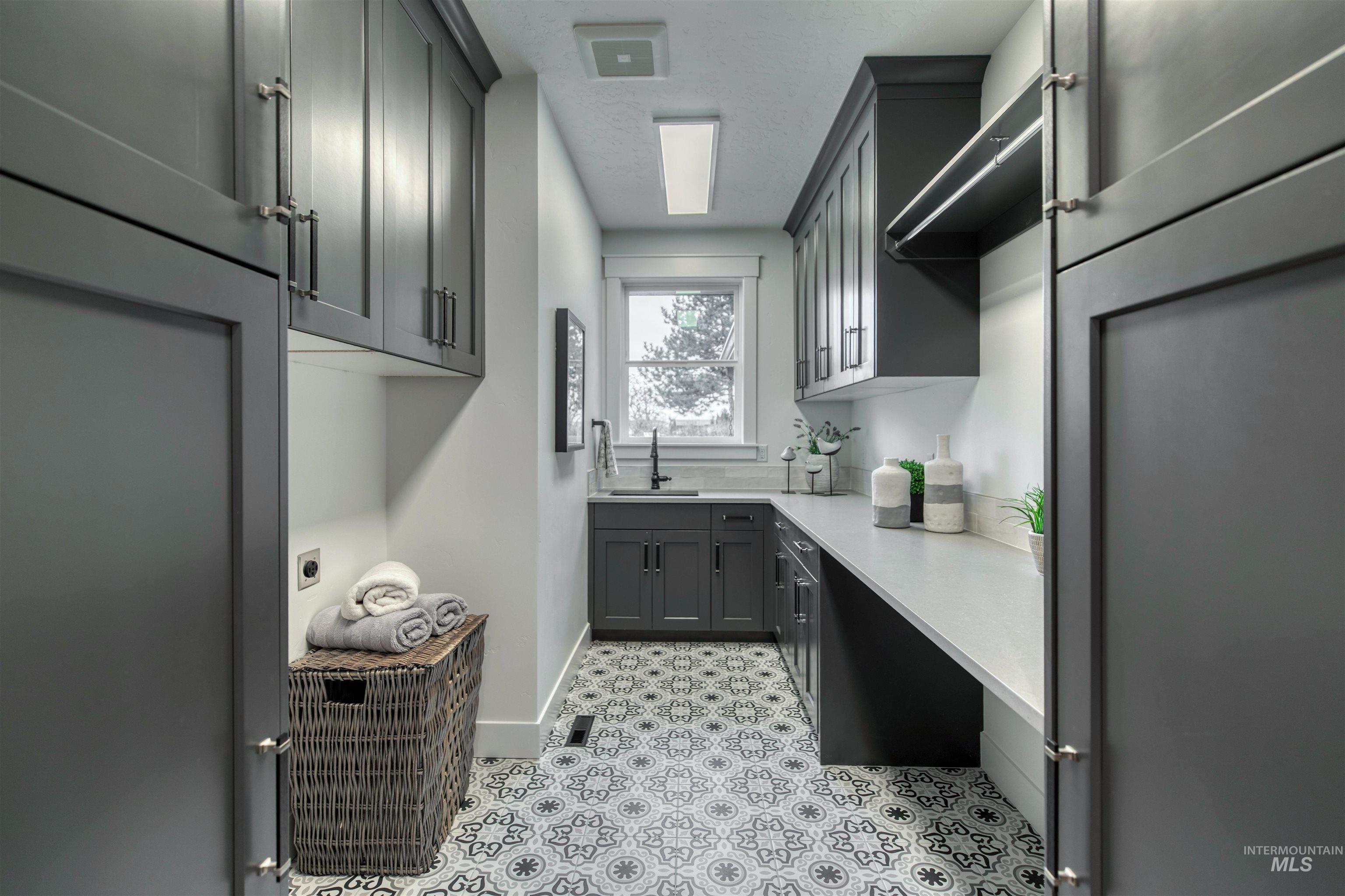 1458 W Sandy Ct, Meridian, Idaho 83646, 4 Bedrooms, 4.5 Bathrooms, Residential For Sale, Price $1,860,000,MLS 98972470