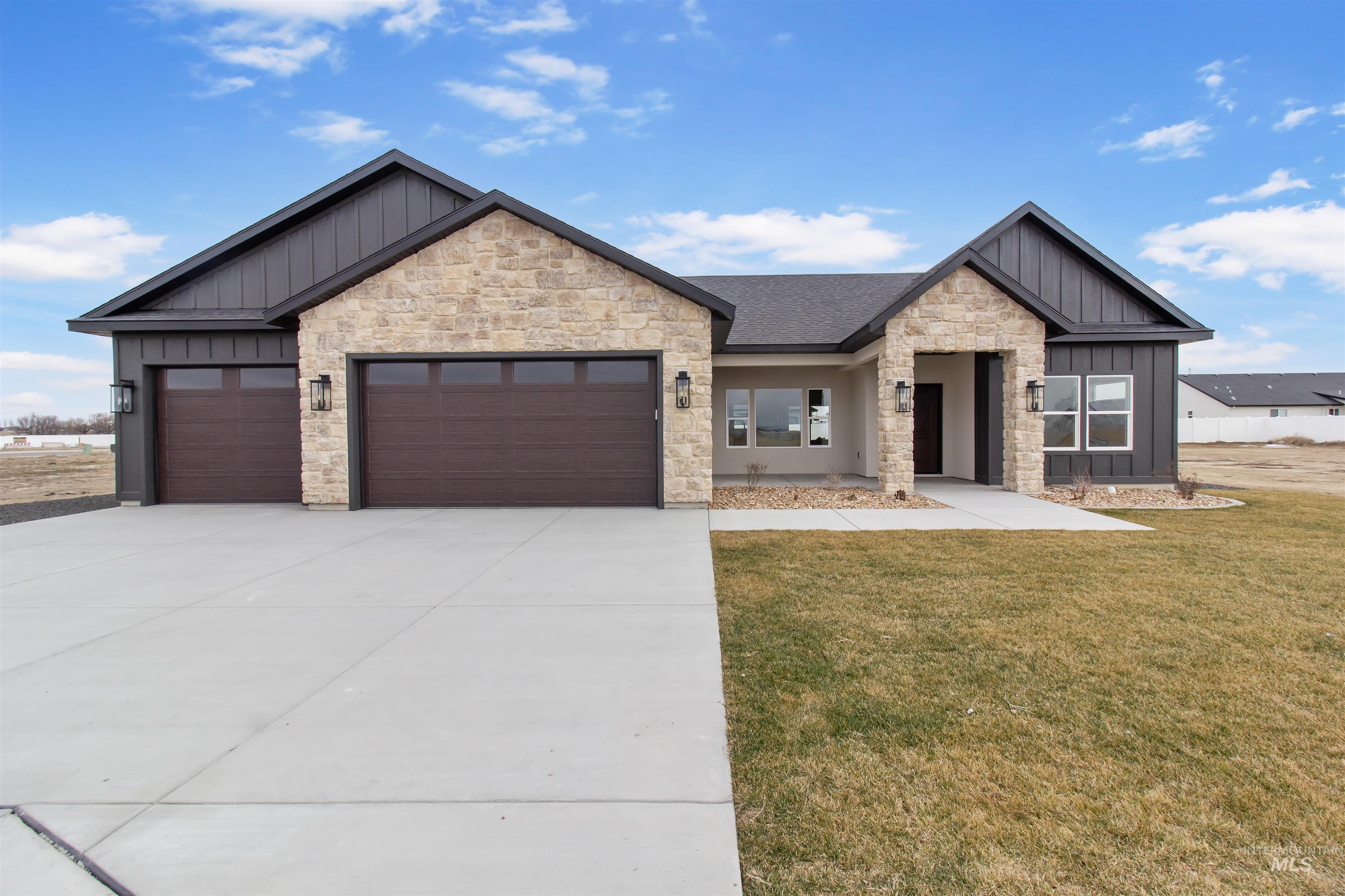 1423 Sierra Way, Kimberly, Idaho 83341, 4 Bedrooms, 2 Bathrooms, Residential For Sale, Price $537,500,MLS 98972471