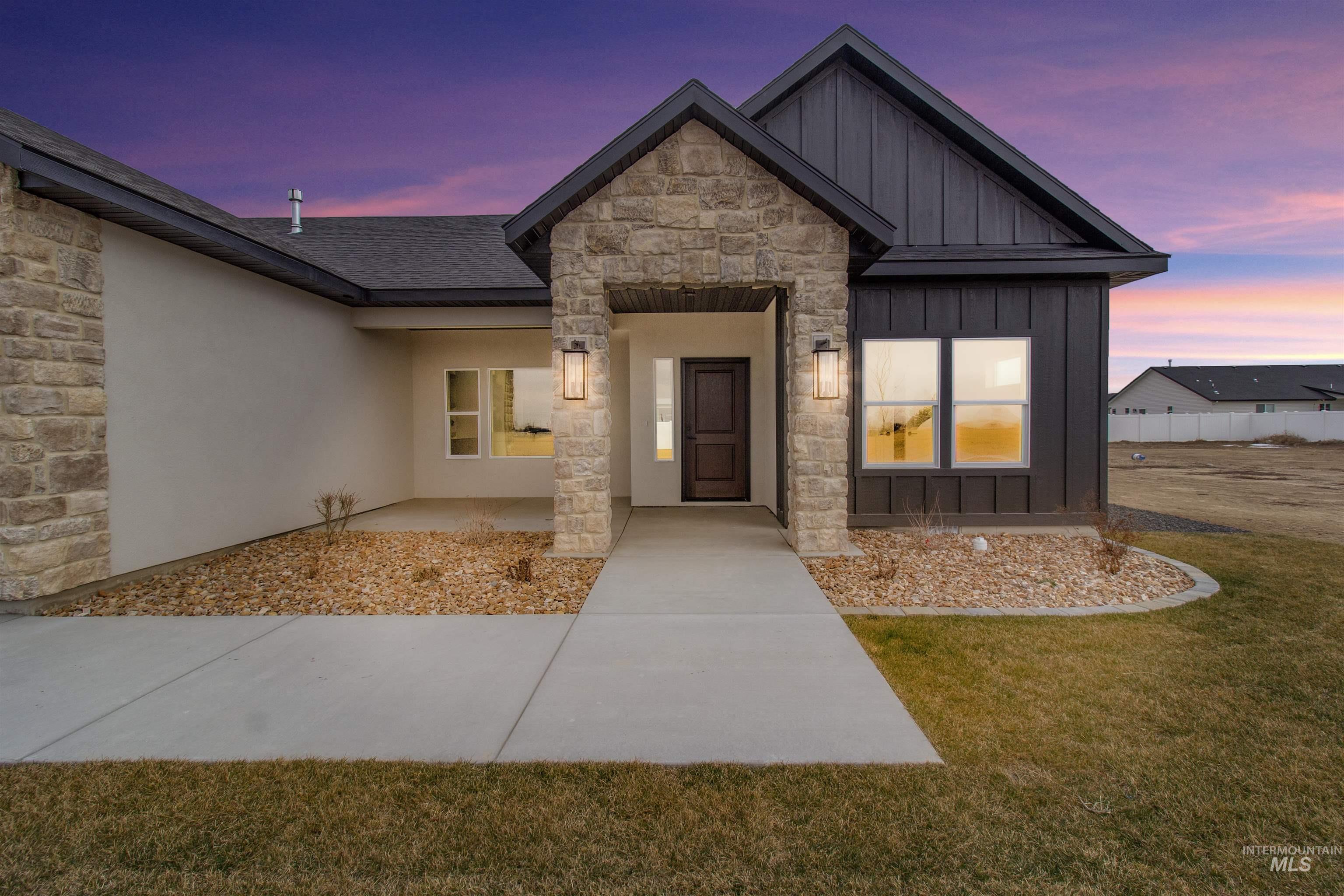 1423 Sierra Way, Kimberly, Idaho 83341, 4 Bedrooms, 2 Bathrooms, Residential For Sale, Price $537,500,MLS 98972471