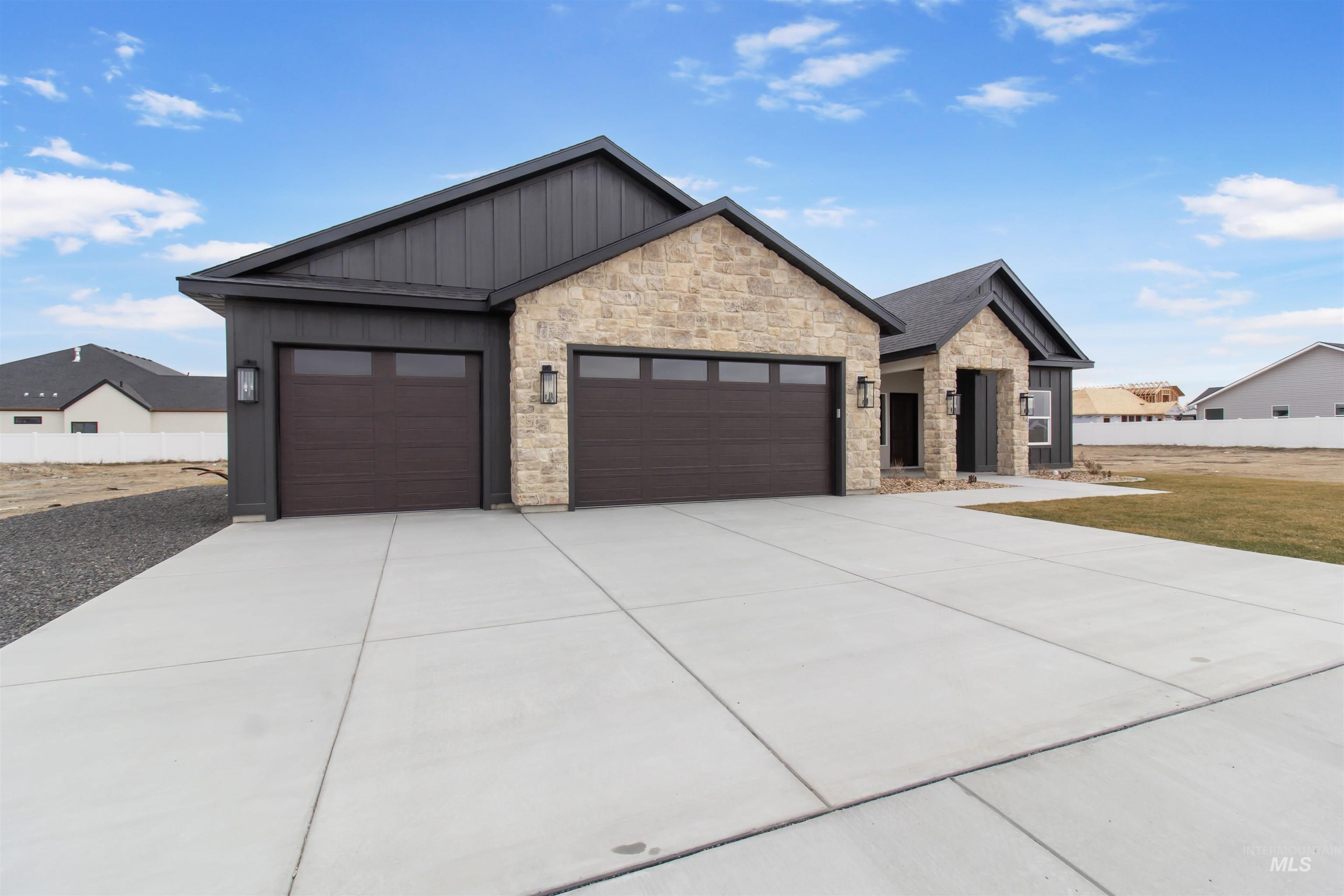 1423 Sierra Way, Kimberly, Idaho 83341, 4 Bedrooms, 2 Bathrooms, Residential For Sale, Price $537,500,MLS 98972471