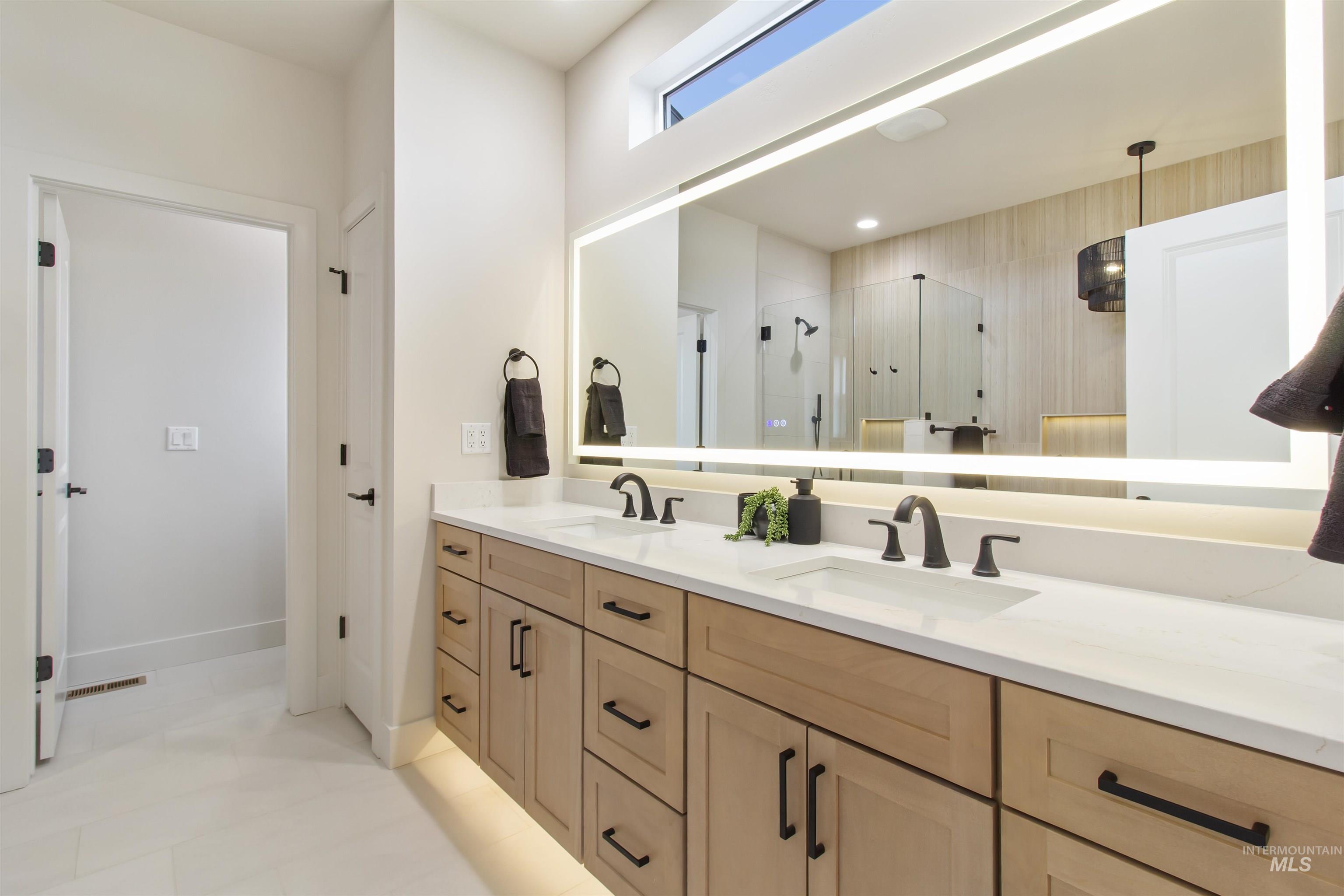 1423 Sierra Way, Kimberly, Idaho 83341, 4 Bedrooms, 2 Bathrooms, Residential For Sale, Price $537,500,MLS 98972471