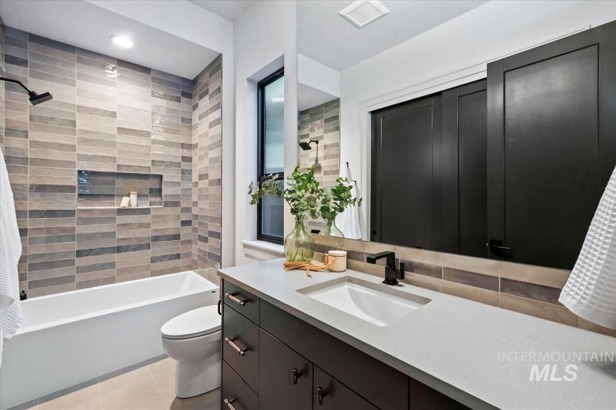 9967 W Bouvardia St, Star, Idaho 83669, 3 Bedrooms, 3.5 Bathrooms, Residential For Sale, Price $1,129,900,MLS 98972472