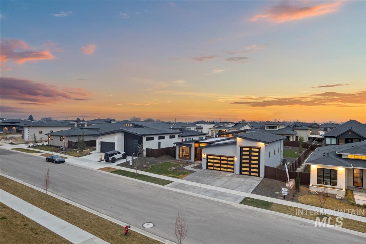 9967 W Bouvardia St, Star, Idaho 83669, 3 Bedrooms, 3.5 Bathrooms, Residential For Sale, Price $1,129,900,MLS 98972472