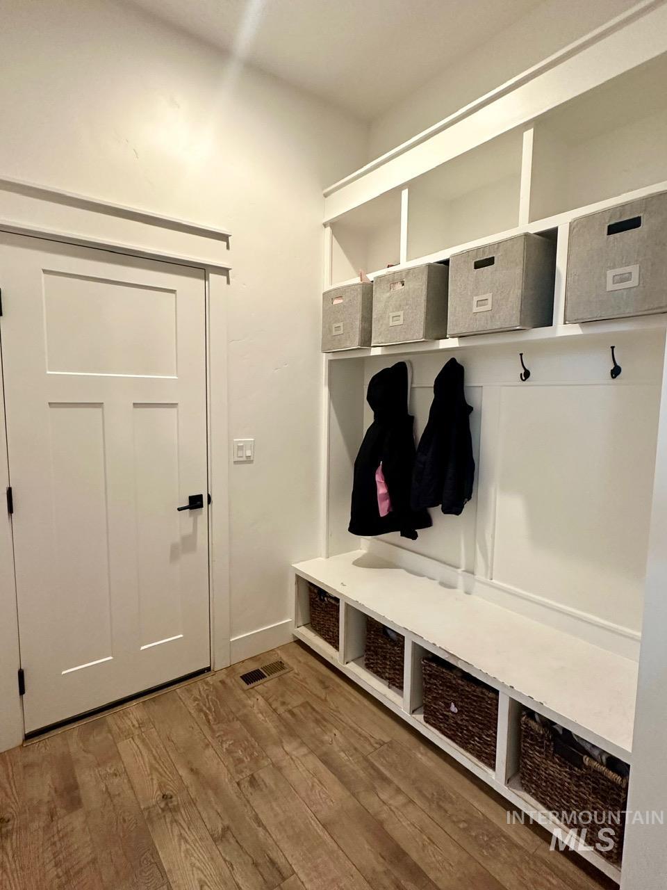 10082 Riverbend Pl, Middleton, Idaho 83644, 5 Bedrooms, 4 Bathrooms, Residential For Sale, Price $1,299,000,MLS 98972473