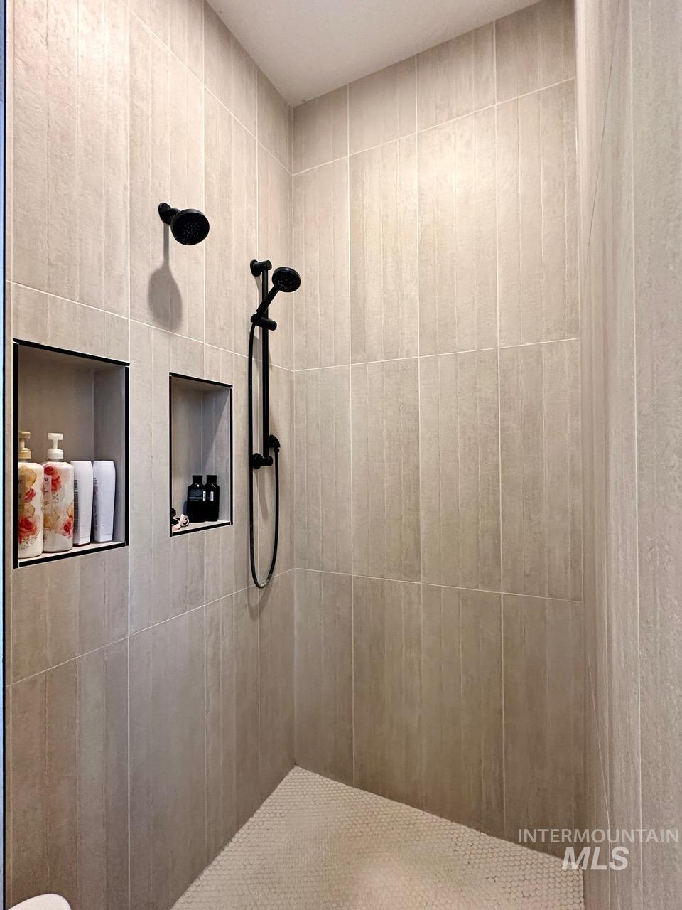 10082 Riverbend Pl, Middleton, Idaho 83644, 5 Bedrooms, 4 Bathrooms, Residential For Sale, Price $1,299,000,MLS 98972473