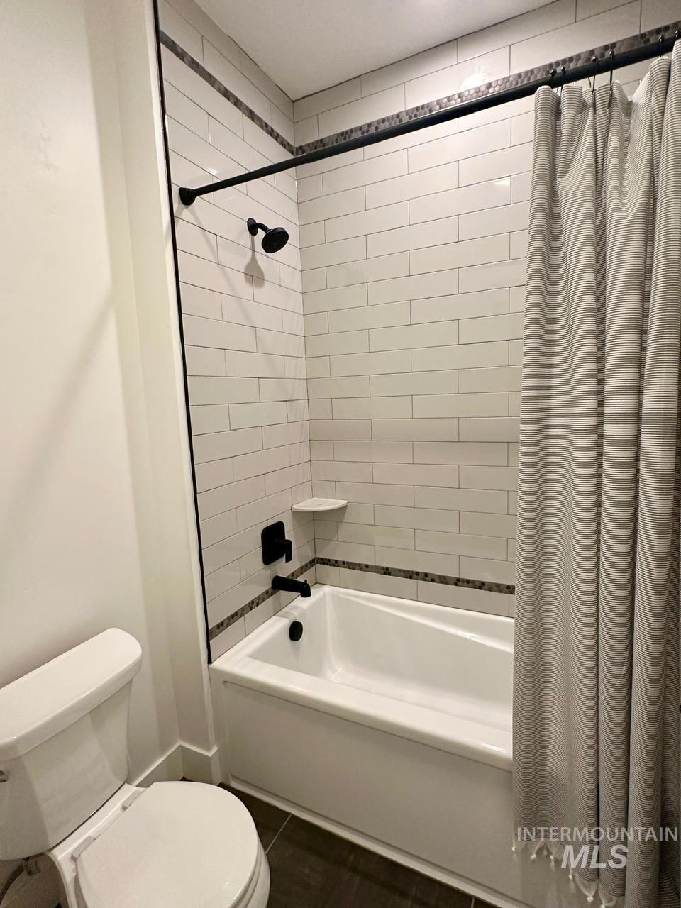 10082 Riverbend Pl, Middleton, Idaho 83644, 5 Bedrooms, 4 Bathrooms, Residential For Sale, Price $1,299,000,MLS 98972473