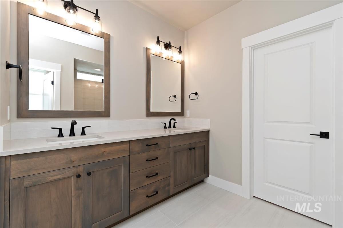 2104 E Rodeo St, Kuna, Idaho 83634, 3 Bedrooms, 2 Bathrooms, Residential For Sale, Price $539,880,MLS 98972476