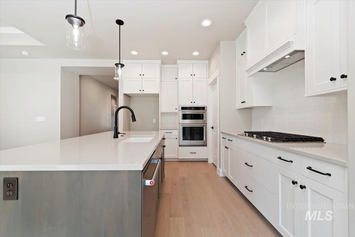 2104 E Rodeo St, Kuna, Idaho 83634, 3 Bedrooms, 2 Bathrooms, Residential For Sale, Price $544,880, 98972476