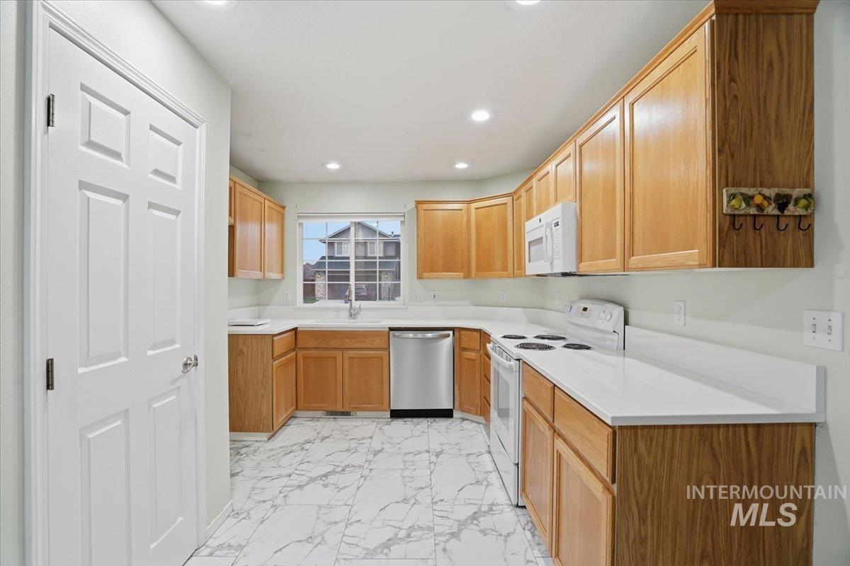 3775 E. Eisenhower, Meridian, Idaho 83642, 3 Bedrooms, 2 Bathrooms, Residential For Sale, Price $405,000,MLS 98972477