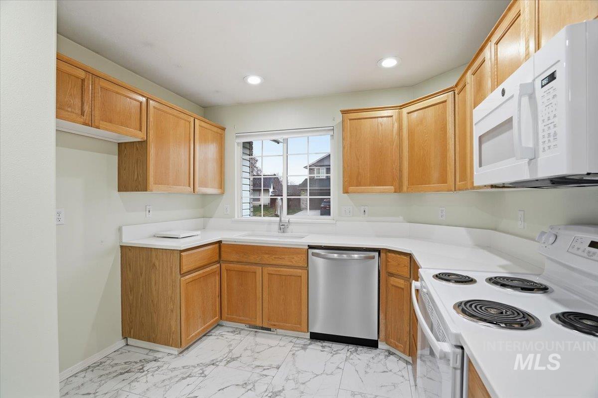 3775 E. Eisenhower, Meridian, Idaho 83642, 3 Bedrooms, 2 Bathrooms, Residential For Sale, Price $405,000,MLS 98972477