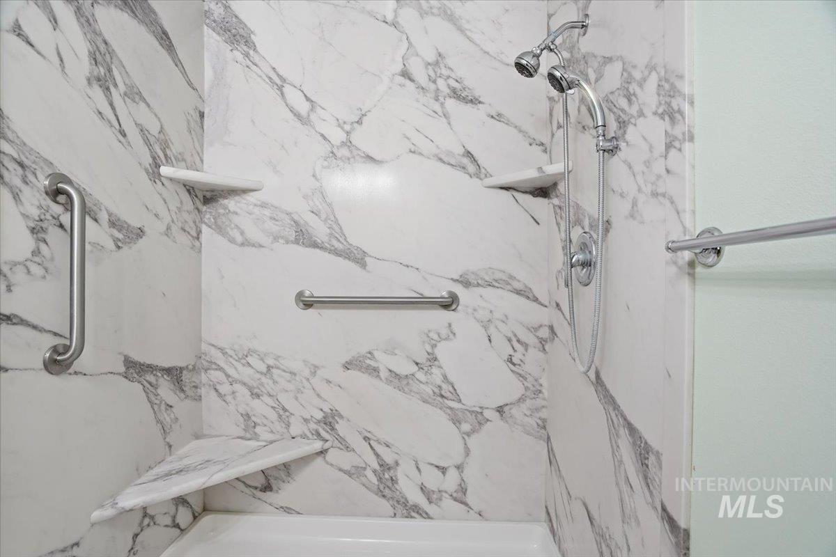 3775 E. Eisenhower, Meridian, Idaho 83642, 3 Bedrooms, 2 Bathrooms, Residential For Sale, Price $405,000,MLS 98972477