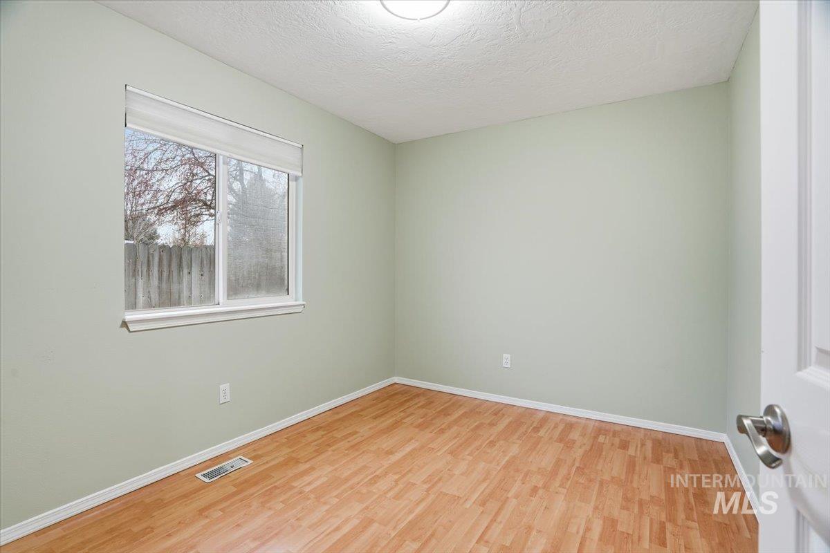 3775 E. Eisenhower, Meridian, Idaho 83642, 3 Bedrooms, 2 Bathrooms, Residential For Sale, Price $405,000,MLS 98972477