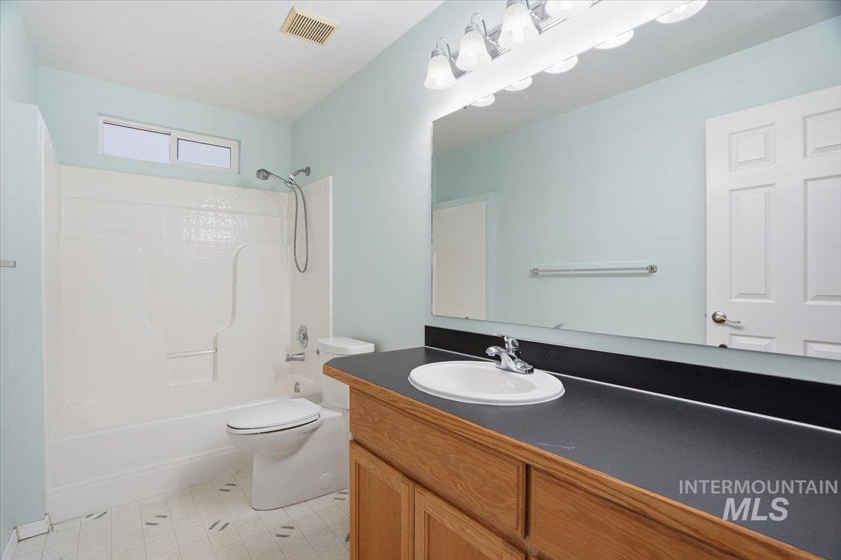 3775 E. Eisenhower, Meridian, Idaho 83642, 3 Bedrooms, 2 Bathrooms, Residential For Sale, Price $405,000,MLS 98972477