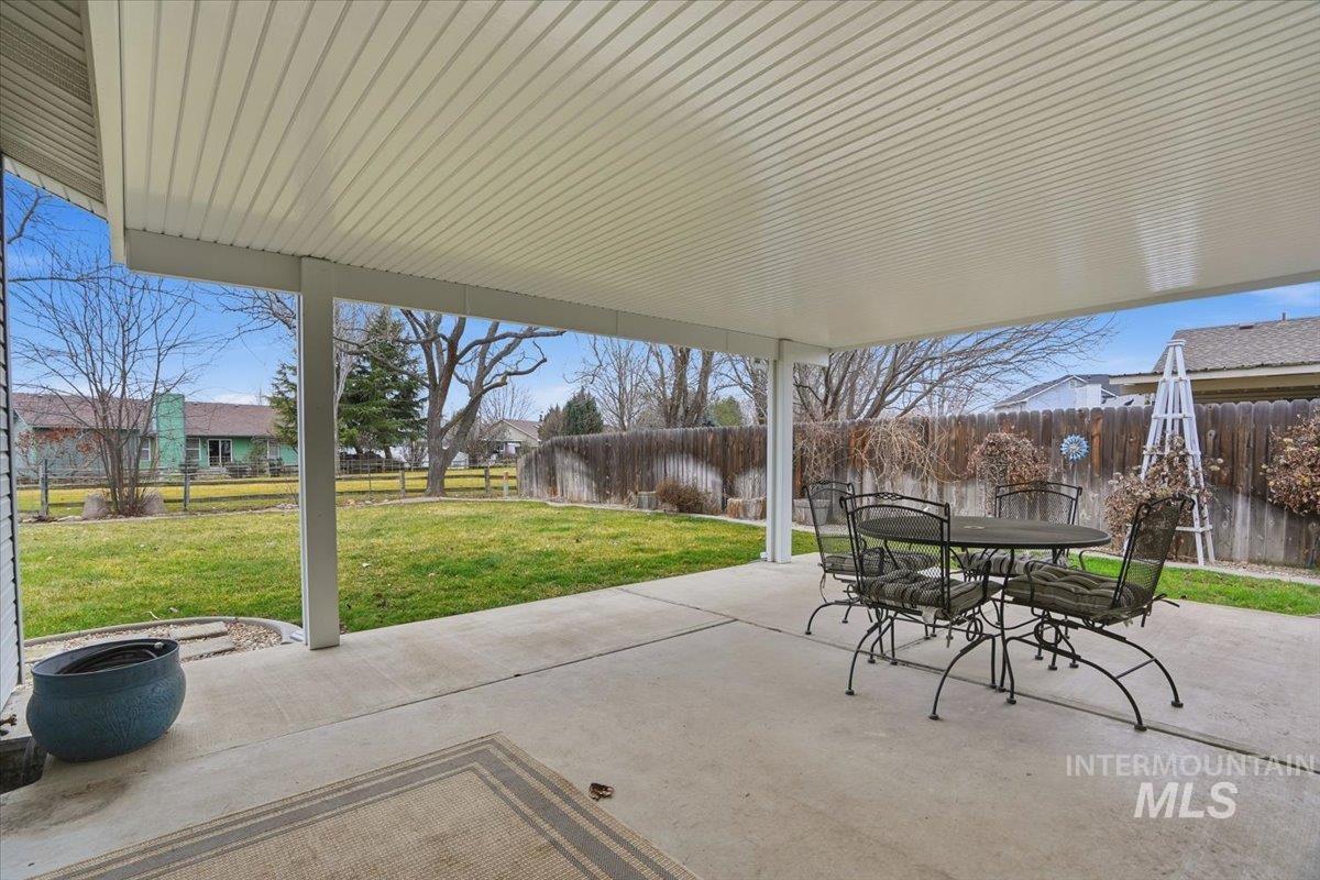 3775 E. Eisenhower, Meridian, Idaho 83642, 3 Bedrooms, 2 Bathrooms, Residential For Sale, Price $405,000,MLS 98972477