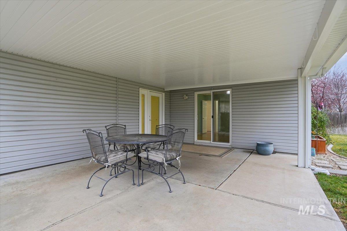 3775 E. Eisenhower, Meridian, Idaho 83642, 3 Bedrooms, 2 Bathrooms, Residential For Sale, Price $405,000,MLS 98972477