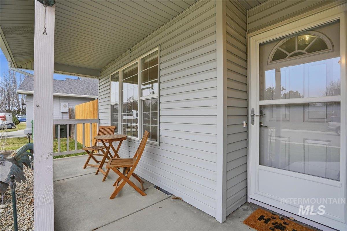 3775 E. Eisenhower, Meridian, Idaho 83642, 3 Bedrooms, 2 Bathrooms, Residential For Sale, Price $405,000,MLS 98972477