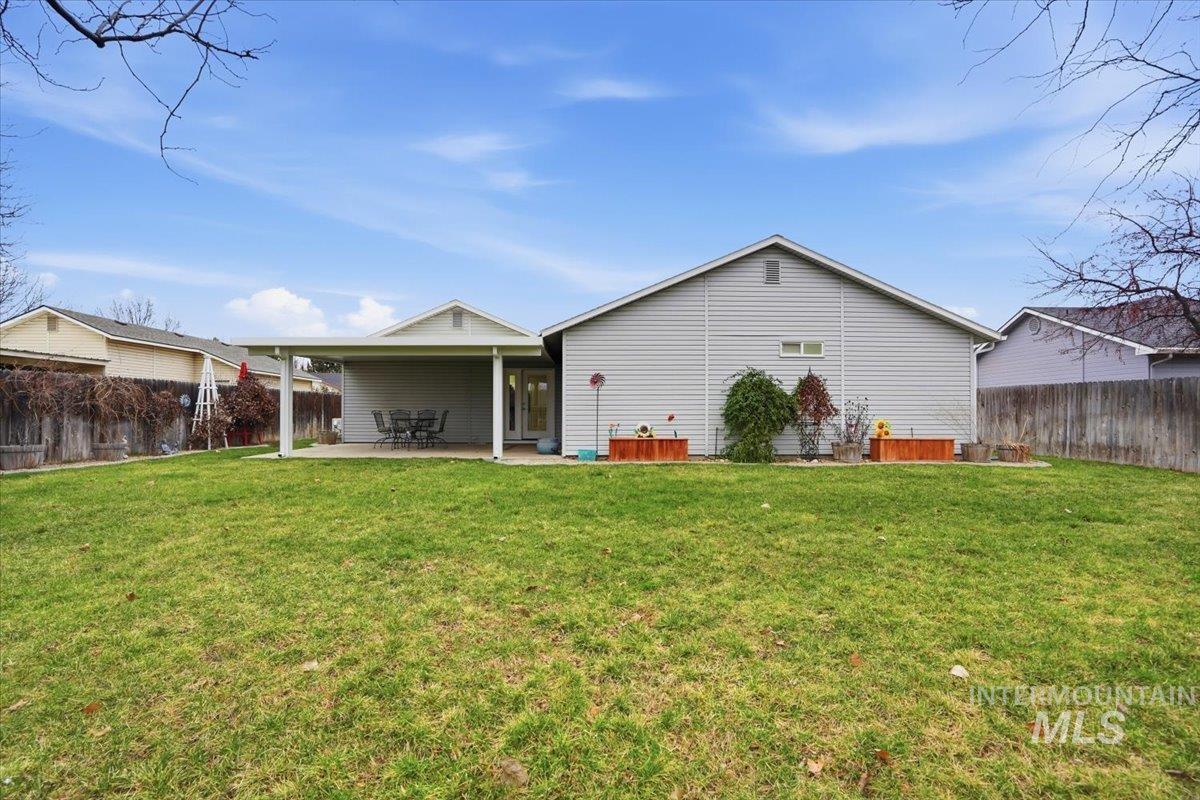 3775 E. Eisenhower, Meridian, Idaho 83642, 3 Bedrooms, 2 Bathrooms, Residential For Sale, Price $405,000,MLS 98972477