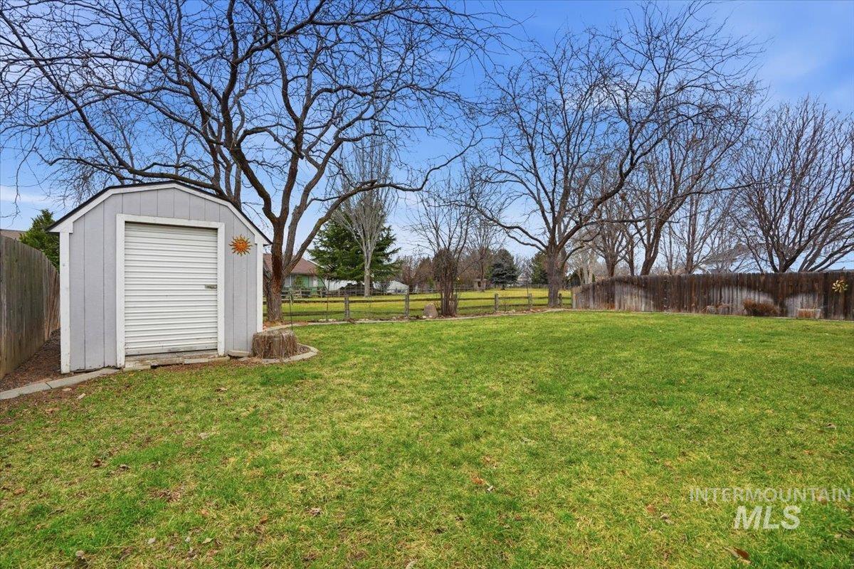 3775 E. Eisenhower, Meridian, Idaho 83642, 3 Bedrooms, 2 Bathrooms, Residential For Sale, Price $405,000,MLS 98972477