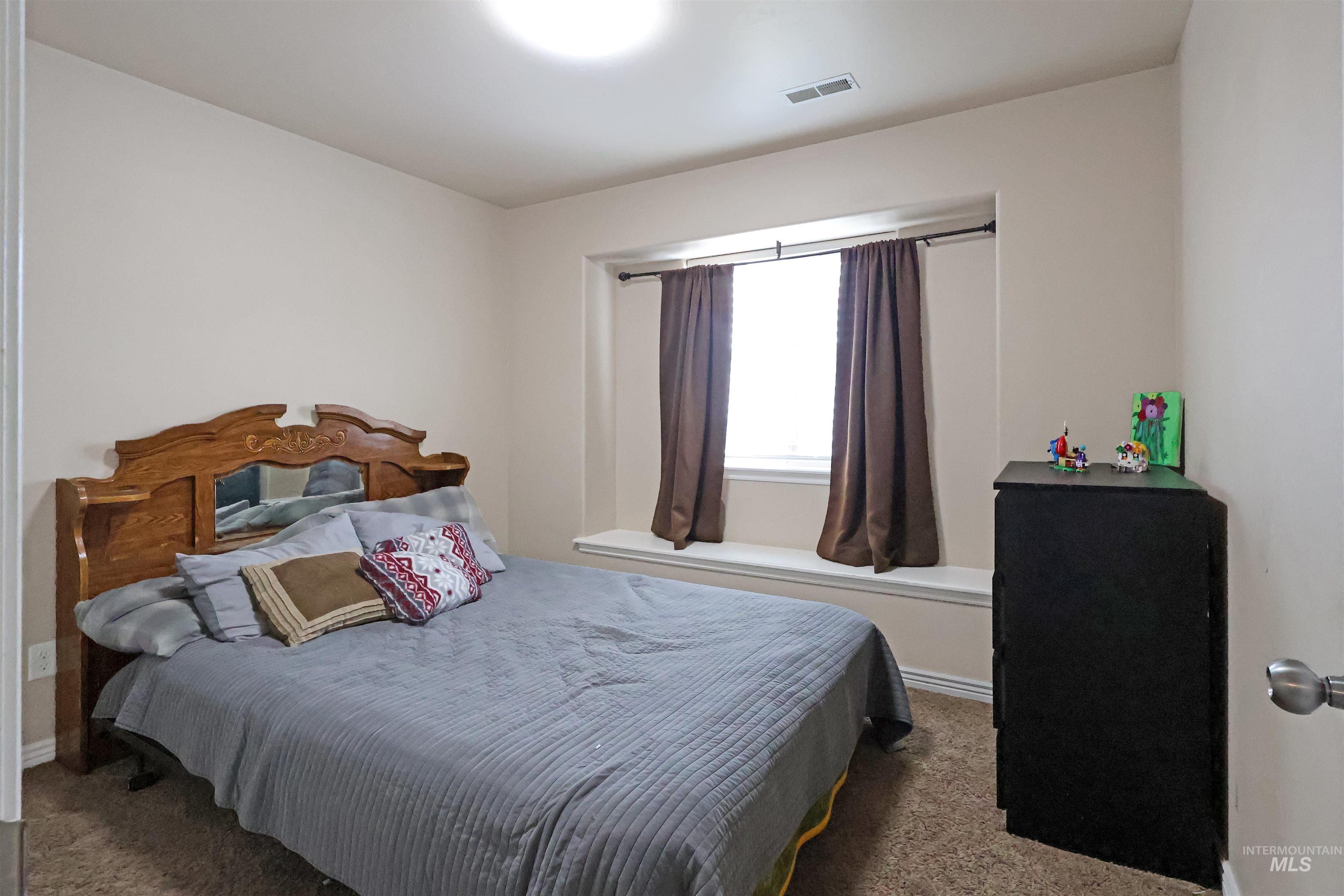 717 S B St, Rupert, Idaho 83350, 4 Bedrooms, 2 Bathrooms, Residential For Sale, Price $309,000,MLS 98972478