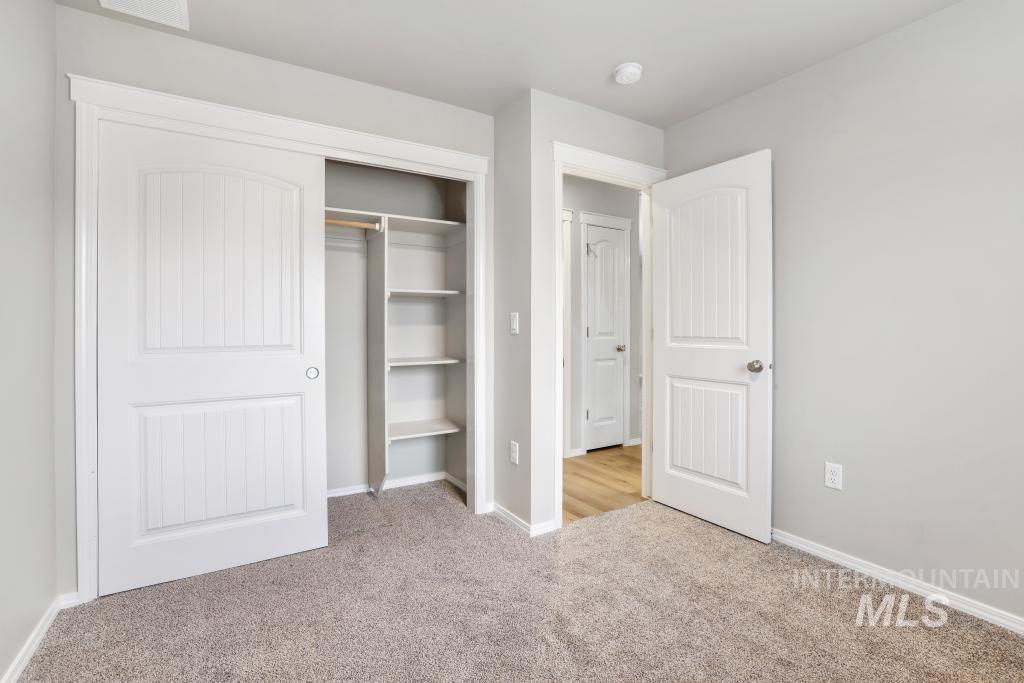 1113 Meadow Lake Loop, Buhl, Idaho 83316, 4 Bedrooms, 2 Bathrooms, Residential For Sale, Price $375,000,MLS 98972481