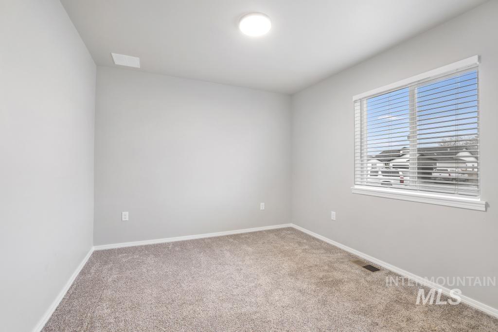 1113 Meadow Lake Loop, Buhl, Idaho 83316, 4 Bedrooms, 2 Bathrooms, Residential For Sale, Price $375,000,MLS 98972481