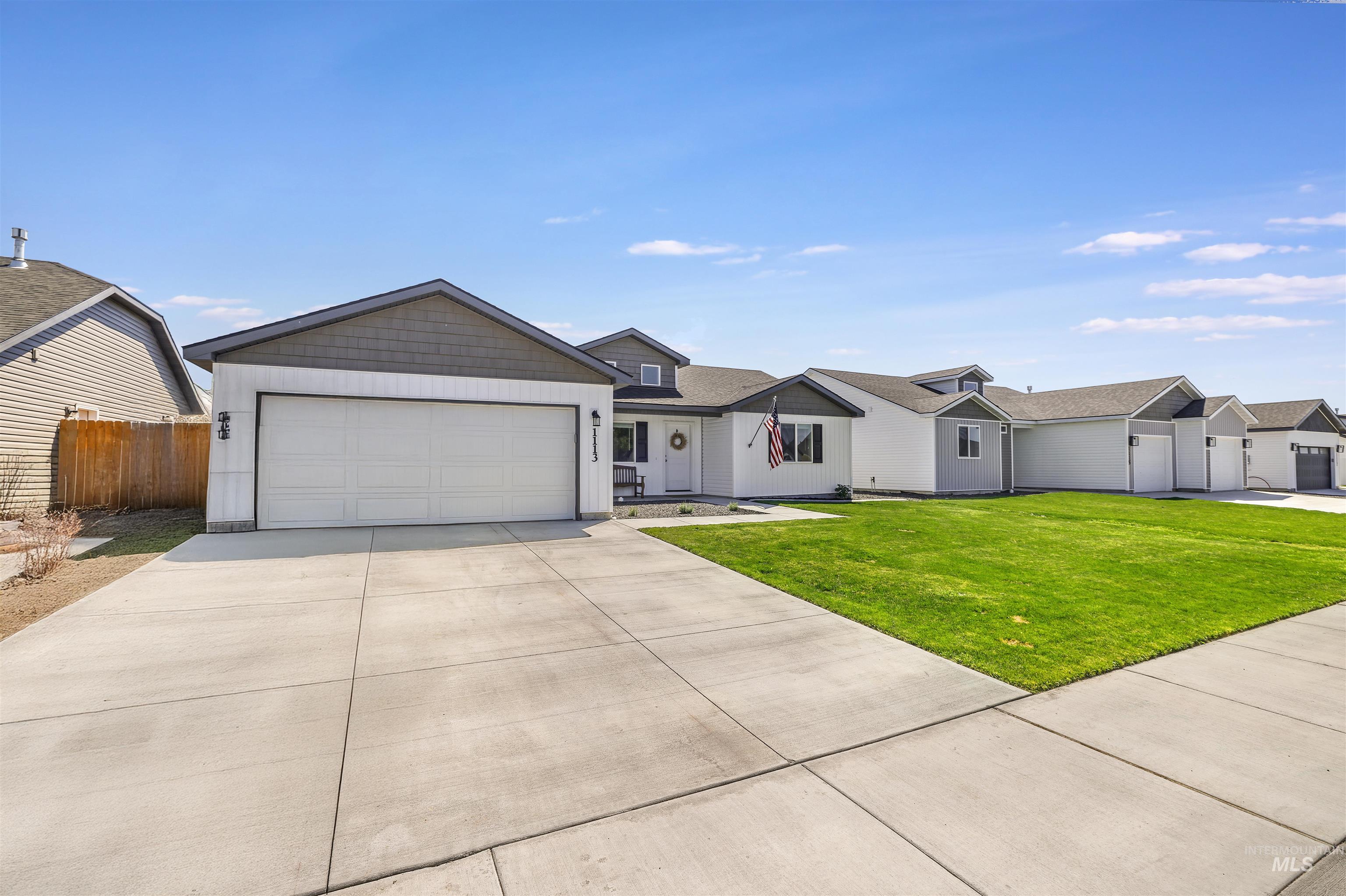 1113 Meadow Lake Loop, Buhl, Idaho 83316, 4 Bedrooms, 2 Bathrooms, Residential For Sale, Price $375,000,MLS 98972481