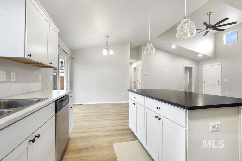 1113 Meadow Lake Loop, Buhl, Idaho 83316, 4 Bedrooms, 2 Bathrooms, Residential For Sale, Price $375,000,MLS 98972481