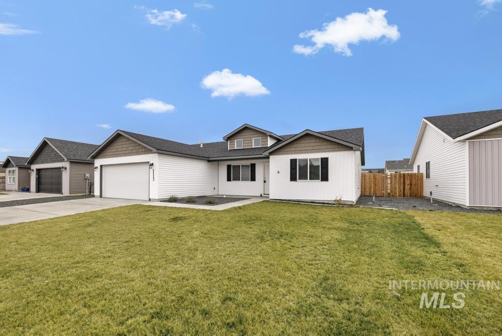 1113 Meadow Lake Loop, Buhl, Idaho 83316, 4 Bedrooms, 2 Bathrooms, Residential For Sale, Price $375,000,MLS 98972481