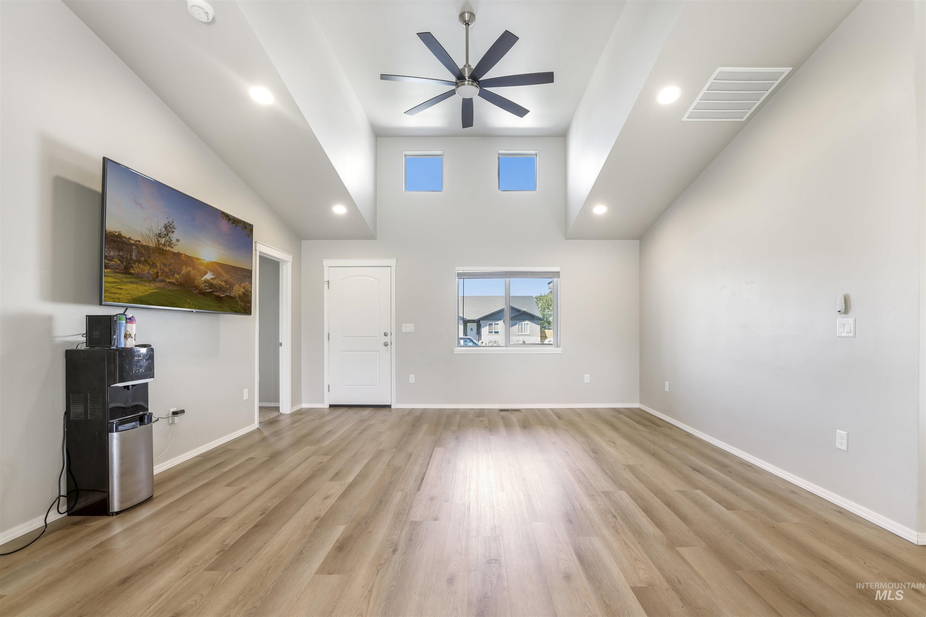 1113 Meadow Lake Loop, Buhl, Idaho 83316, 4 Bedrooms, 2 Bathrooms, Residential For Sale, Price $375,000,MLS 98972481