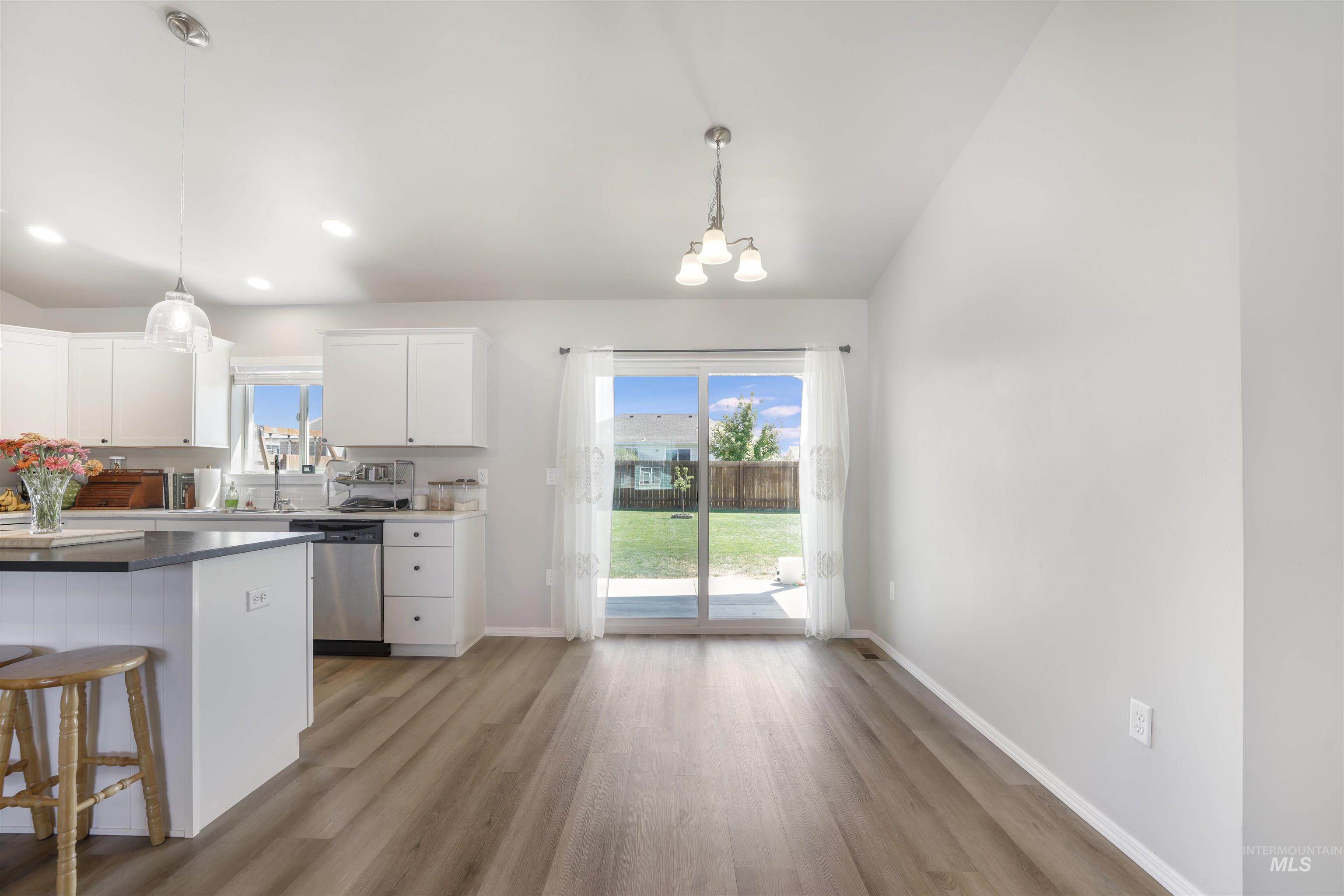 1113 Meadow Lake Loop, Buhl, Idaho 83316, 4 Bedrooms, 2 Bathrooms, Residential For Sale, Price $375,000,MLS 98972481