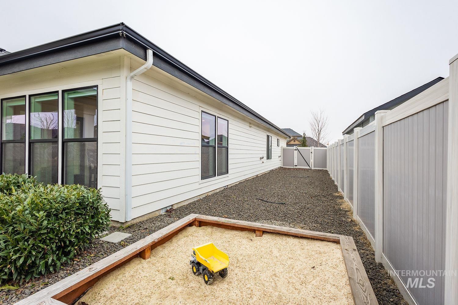 2206 Seafarer Ct, Middleton, Idaho 83644, 3 Bedrooms, 2 Bathrooms, Residential For Sale, Price $675,000,MLS 98972483