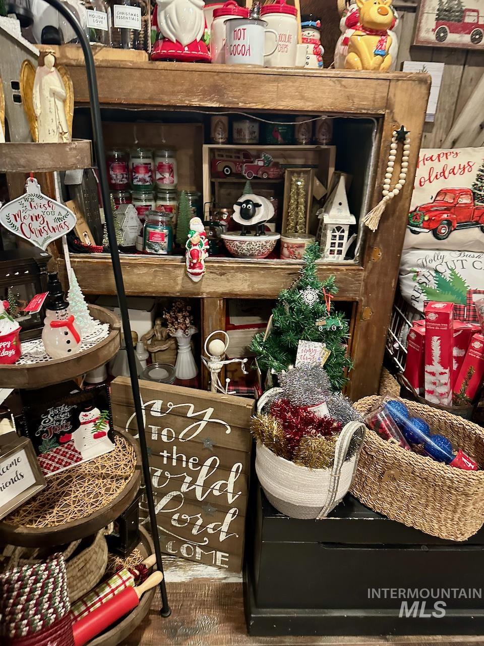 1042 Old Crouch Rd, Garden Valley, Idaho 83622, 3 Rooms, Business/Commercial For Sale, Price $995,000,MLS 98972485