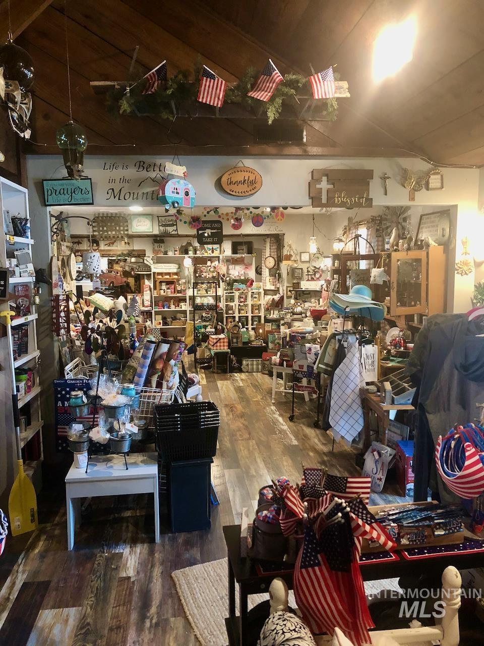 1042 Old Crouch Rd, Garden Valley, Idaho 83622, 3 Rooms, Business/Commercial For Sale, Price $995,000,MLS 98972485