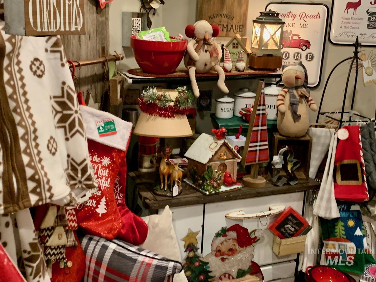 1042 Old Crouch Rd, Garden Valley, Idaho 83622, 3 Rooms, Business/Commercial For Sale, Price $995,000,MLS 98972485