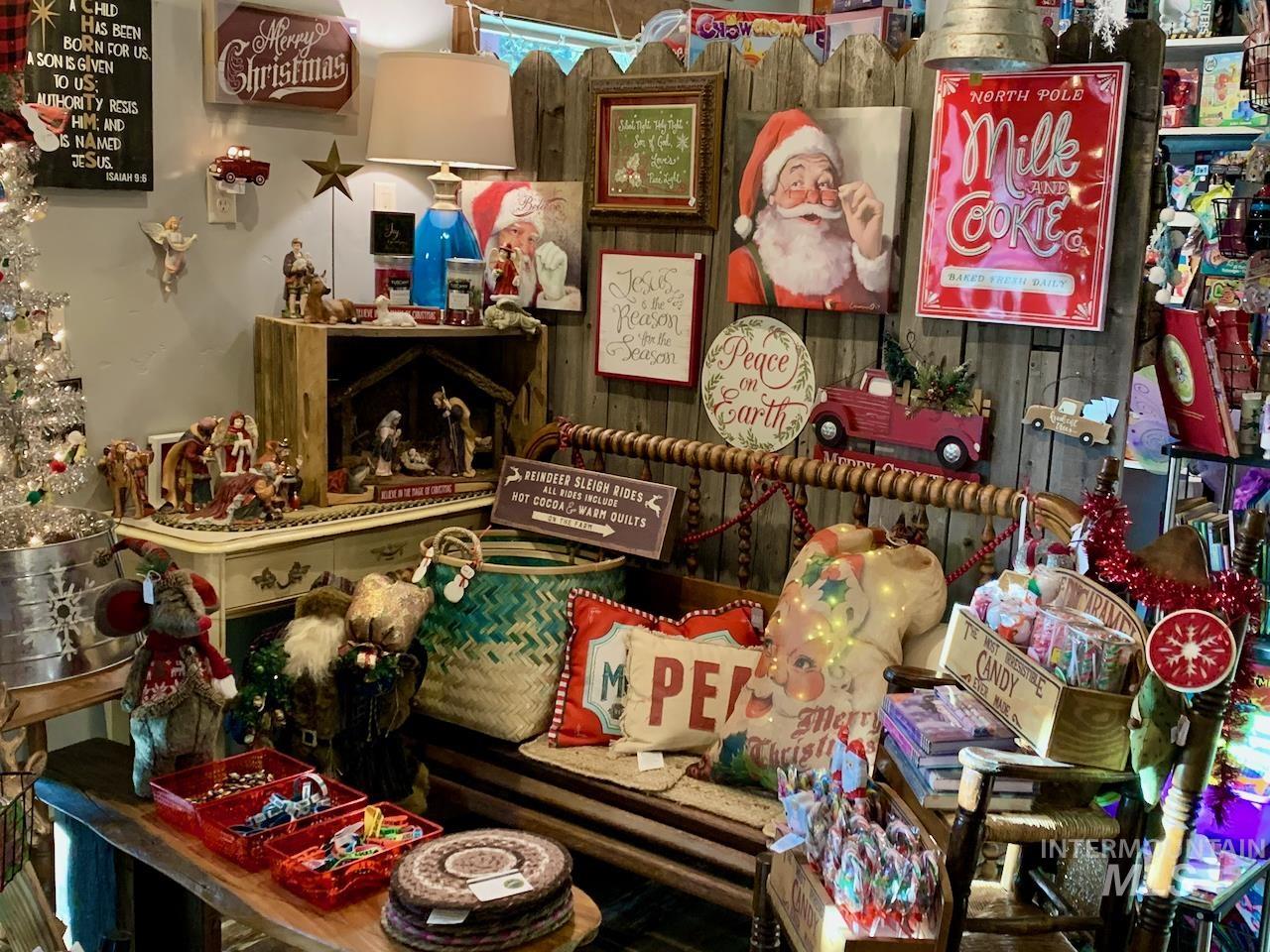 1042 Old Crouch Rd, Garden Valley, Idaho 83622, 3 Rooms, Business/Commercial For Sale, Price $995,000,MLS 98972485