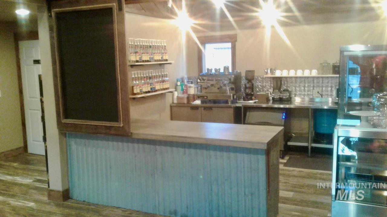 1042 Old Crouch Rd, Garden Valley, Idaho 83622, 3 Rooms, Business/Commercial For Sale, Price $995,000,MLS 98972485