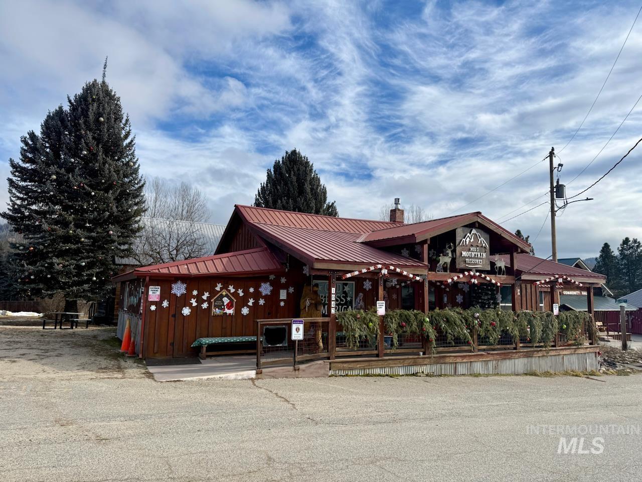 1042 Old Crouch Rd, Garden Valley, Idaho 83622, 3 Rooms, Business/Commercial For Sale, Price $995,000,MLS 98972485