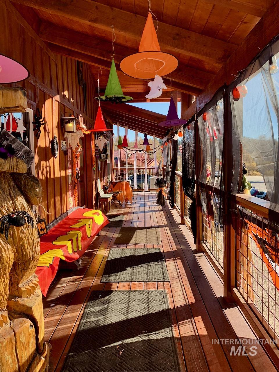 1042 Old Crouch Rd, Garden Valley, Idaho 83622, 3 Rooms, Business/Commercial For Sale, Price $995,000,MLS 98972485