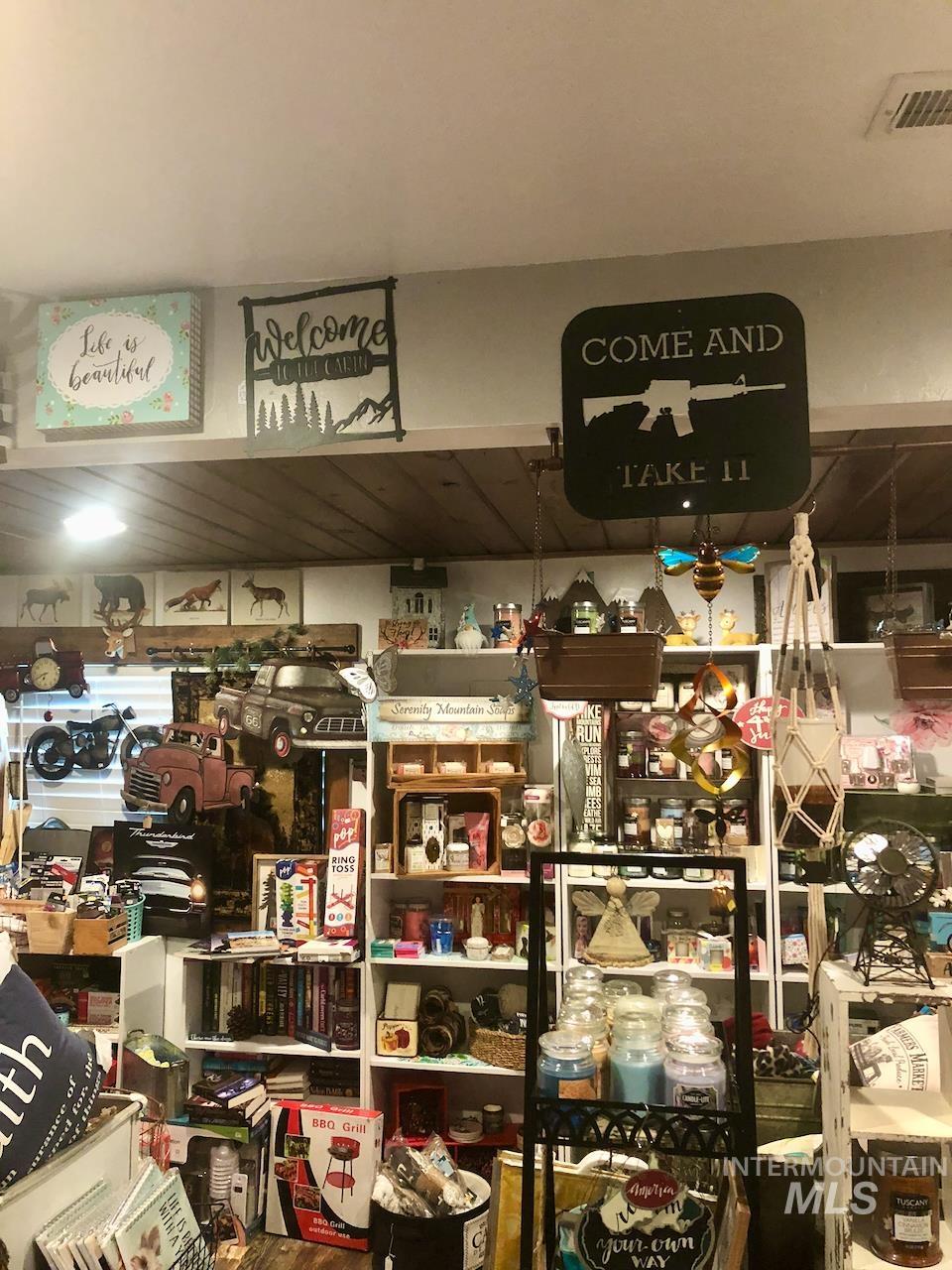 1042 Old Crouch Rd, Garden Valley, Idaho 83622, 3 Rooms, Business/Commercial For Sale, Price $995,000,MLS 98972485