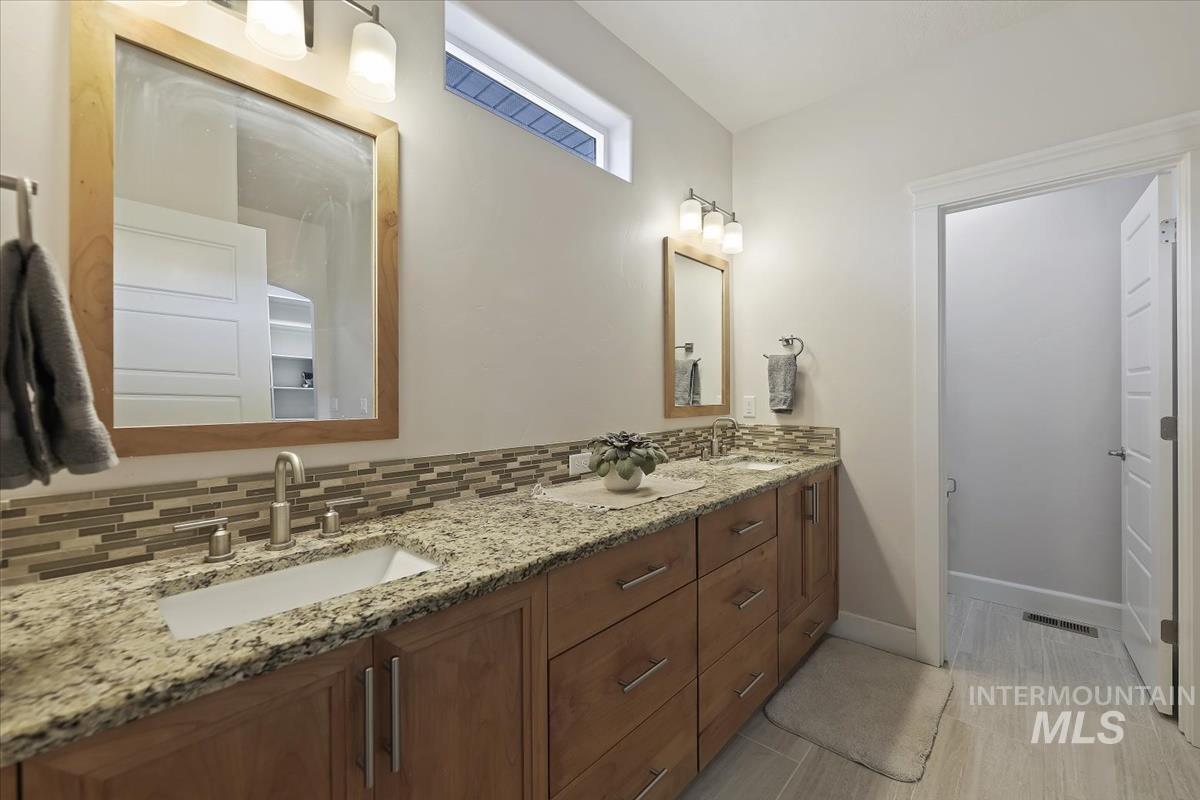 1360 W Cerulean, Kuna, Idaho 83634, 3 Bedrooms, 2 Bathrooms, Residential For Sale, Price $569,900,MLS 98972486