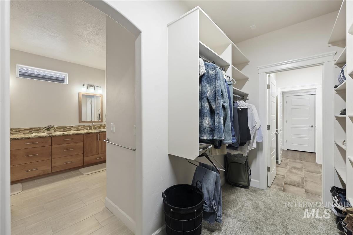 1360 W Cerulean, Kuna, Idaho 83634, 3 Bedrooms, 2 Bathrooms, Residential For Sale, Price $569,900,MLS 98972486