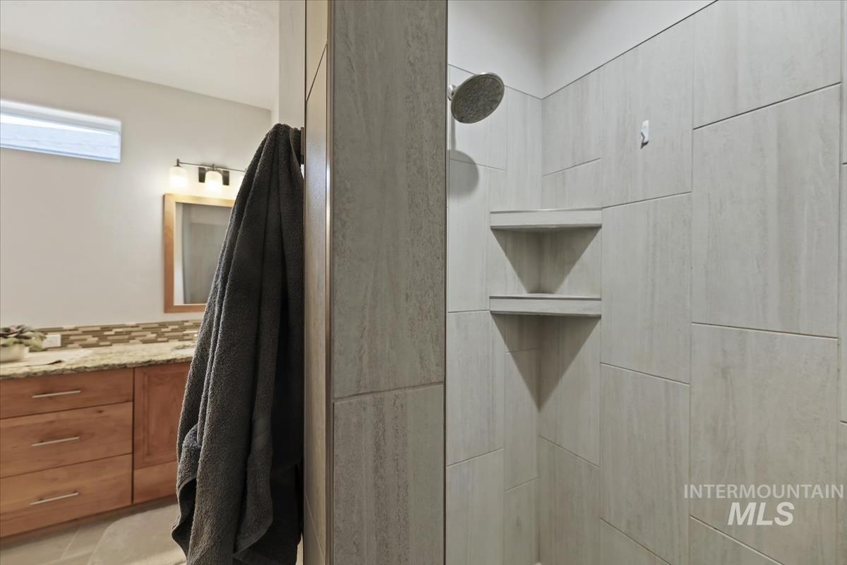 1360 W Cerulean, Kuna, Idaho 83634, 3 Bedrooms, 2 Bathrooms, Residential For Sale, Price $569,900,MLS 98972486