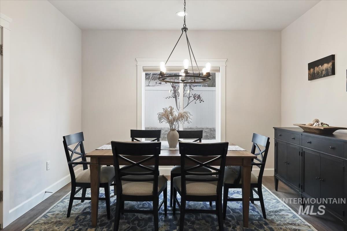 1360 W Cerulean, Kuna, Idaho 83634, 3 Bedrooms, 2 Bathrooms, Residential For Sale, Price $569,900,MLS 98972486