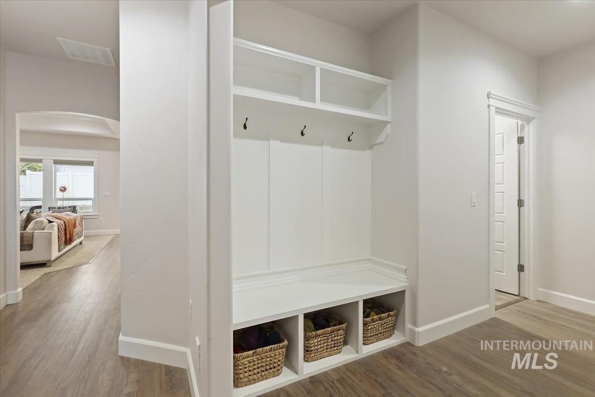 1360 W Cerulean, Kuna, Idaho 83634, 3 Bedrooms, 2 Bathrooms, Residential For Sale, Price $569,900,MLS 98972486